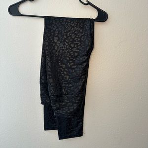 Black animal print leggings Sz med